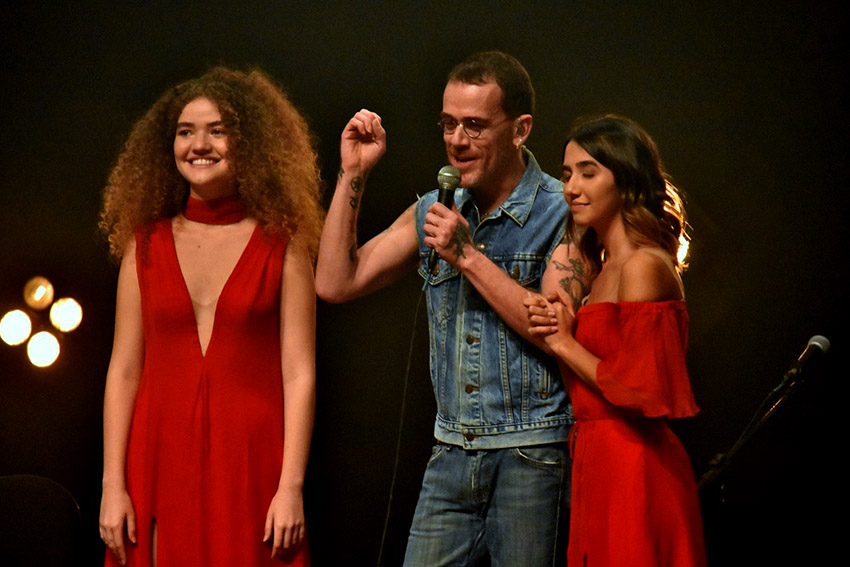 AnaVitoria e o roqueiro Nando Reis, estrearam a mini turnê Dia dos Namorados