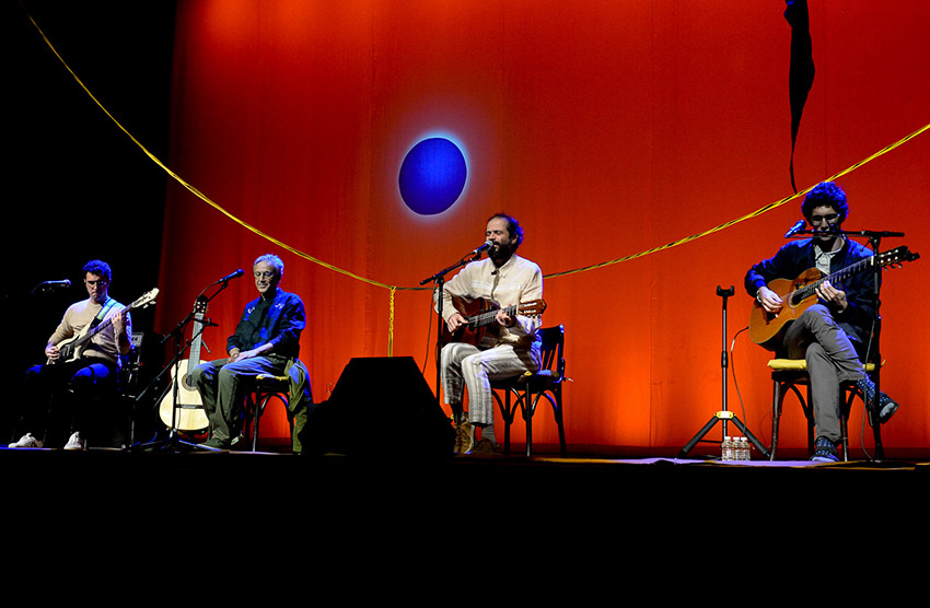 Caetano, Moreno, Zeca e Tom Veloso apresentam show Ofertório  