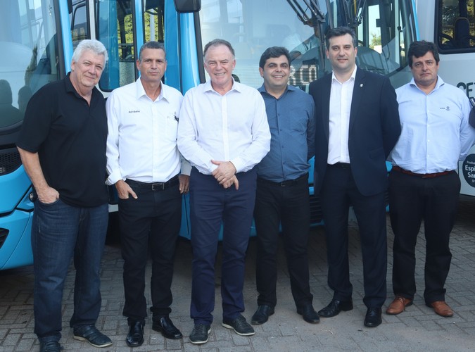 Autobahn Caminhões e Ônibus entrega os primeiros veículos da nova frota do Transcol