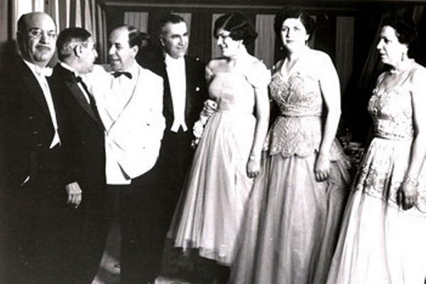 Assis Chateaubriand em evento da família Jafet, nos anos 1950, em São Paulo