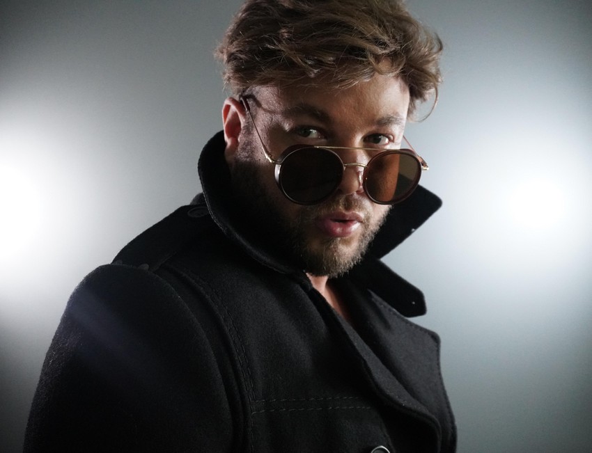 A jornada de Izack Under com To the Unknown