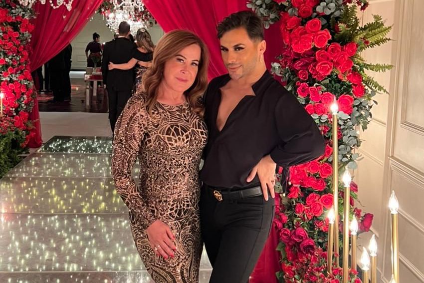 Agustin Fernandez e Zilu Camargo marcam presença em jantar nos EUA