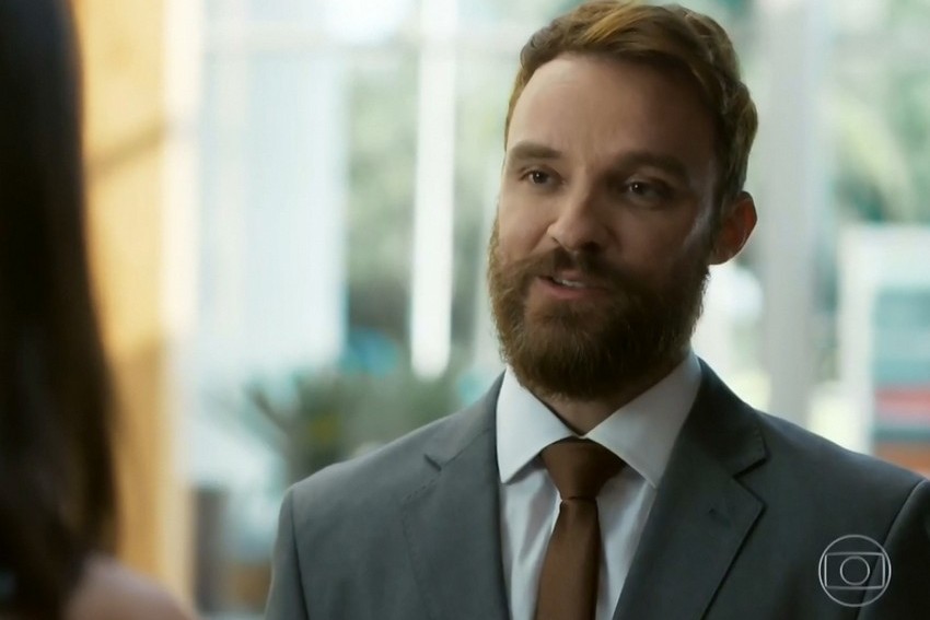 Alex Morenno fala do vilão Robson da novela Órfãos da Terra