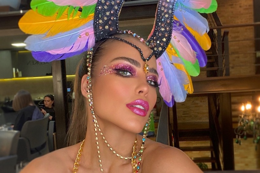 Influencer Ana Carolina Jorge aposta no brilho e estilo para o Carnaval de 2025