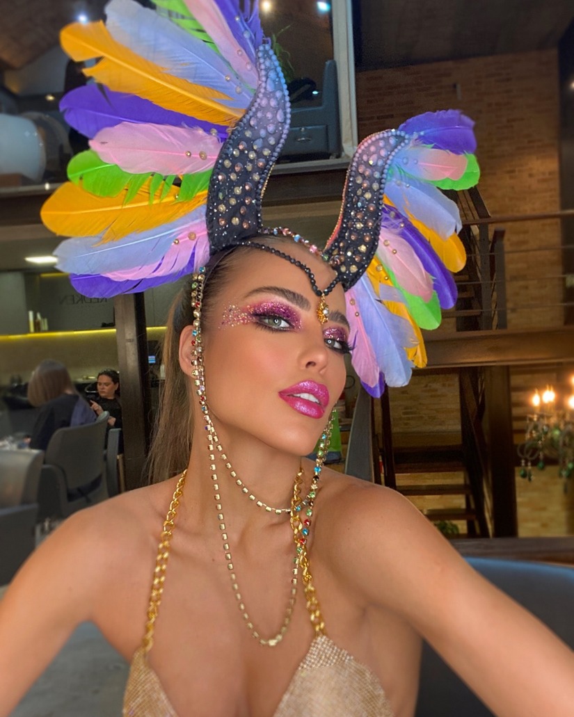 Influencer Ana Carolina Jorge aposta no brilho e estilo para o Carnaval de 2025