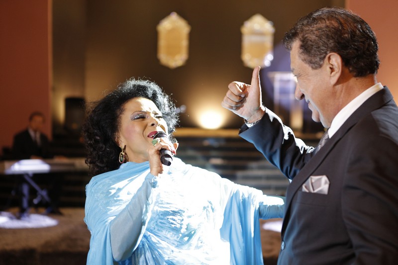 Eliana Pitmann faz shows inéditos em Vitória interpretando clássicos de Tom Jobim e Cole Porter