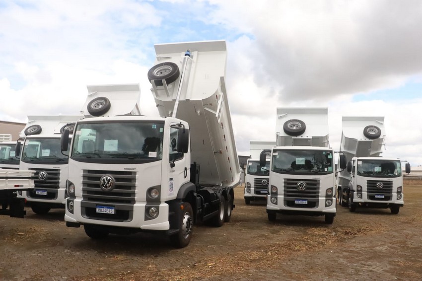 Autobahn Caminhões entrega mais um lote de caminhões ao Governo do Espírito Santo