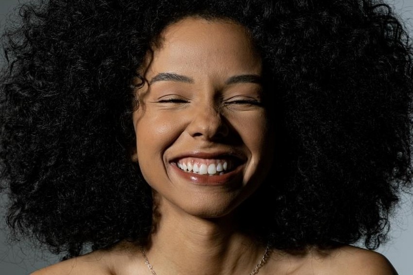 Beatriz Oliveira ganha destaque vivendo a personagem Pórcia na novela A Infância de Romeu e Julieta