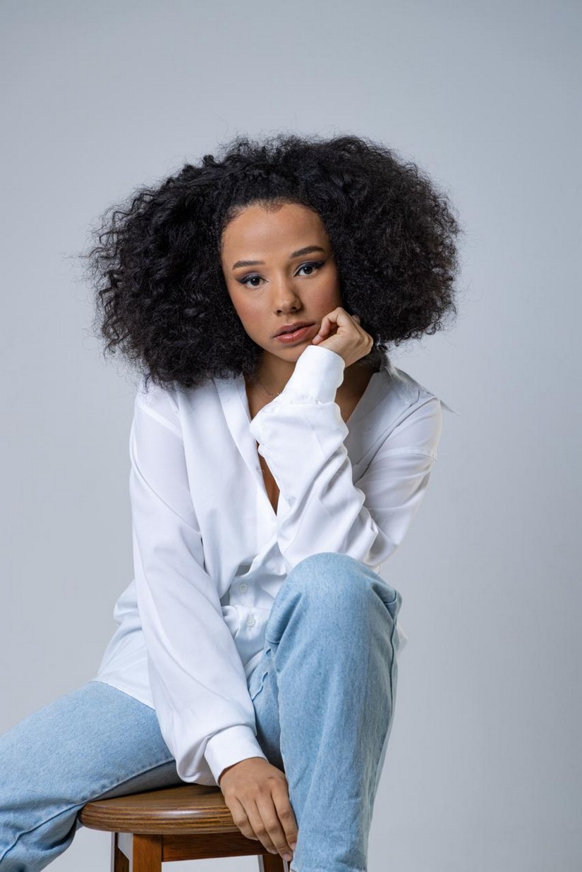 Beatriz Oliveira ganha destaque vivendo a personagem Pórcia na novela A Infância de Romeu e Julieta