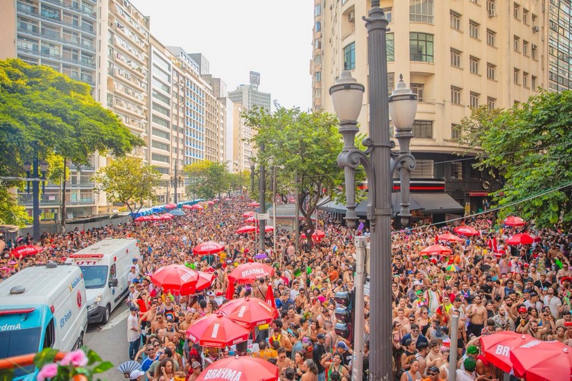 Bloco Minhoqueens celebra 10 anos com Lia Clark e MC Xuxu no Carnaval de São Paulo