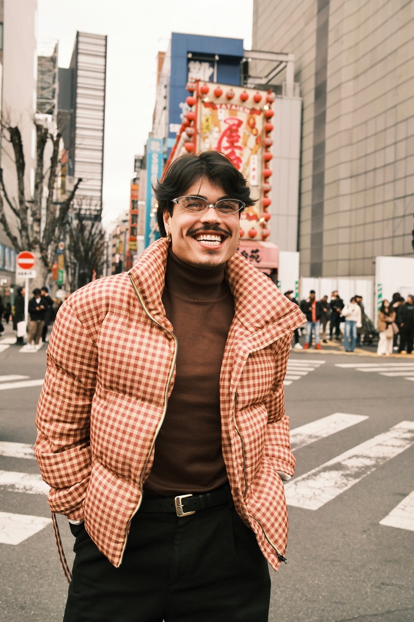 Bomtalvão curte férias no Japão e compartilha experiências culturais nas redes