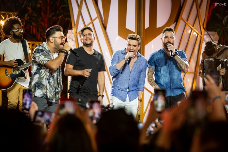 Marcos e Belutti divulgam álbum Cumpra-Se e celebram com live