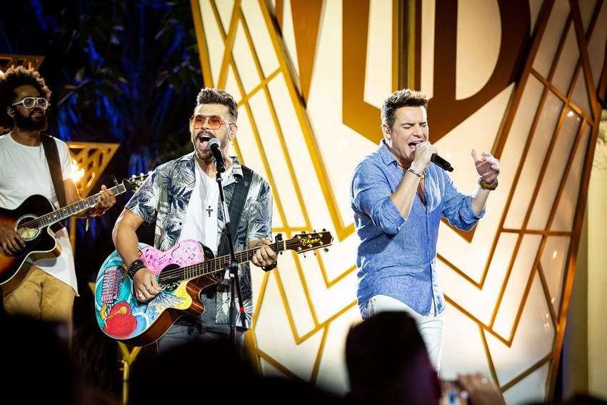 Marcos e Belutti divulgam álbum Cumpra-Se e celebram com live