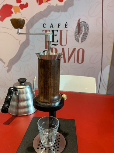 Café espresso sustentável: cafeteira Aram chega à Vitória