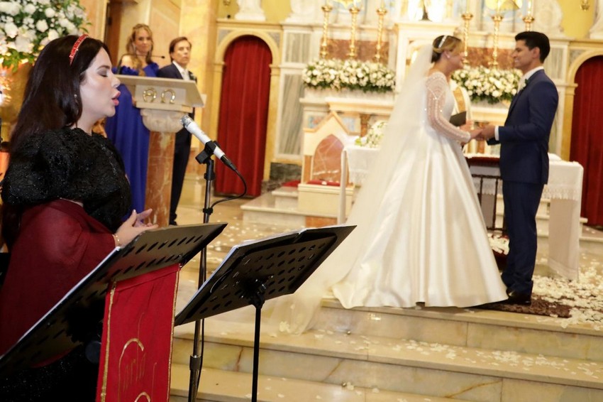 Soprano internacional Camila Provenzale encanta em casamento de Maria Cavalcante