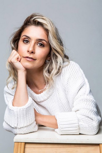 Atriz Camila Santanioni ministra oficinas de teatro infantil na Barra da Tijuca