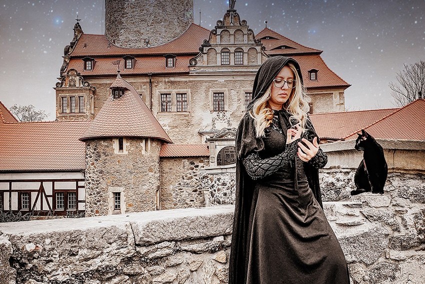 YouTuber Carol Capel desvenda os mistérios e o sobrenatural