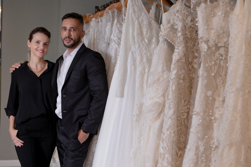 Charles Herman, da Victoria Alta Costura, celebra o retorno das festas e eventos