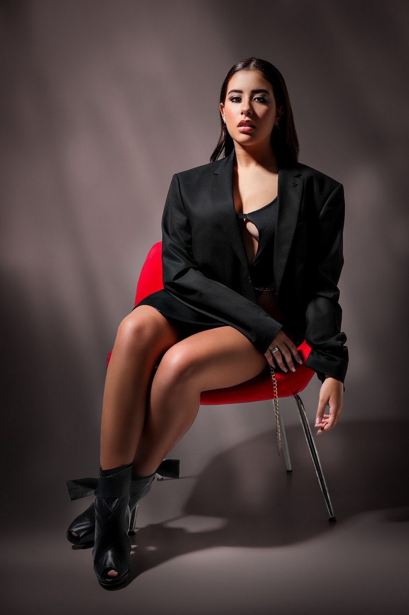 Adorável Cinthia Cruz. A ex Chiquititas e Carrossel e também bailarina mirim do Raul Gil explodiu na web