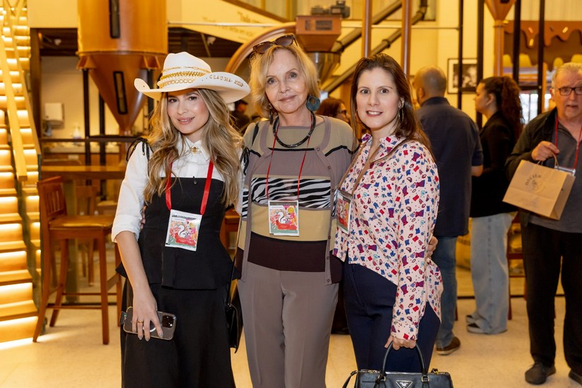 Claudia Melo Déborah Gonçalves e Evelyn Montesano