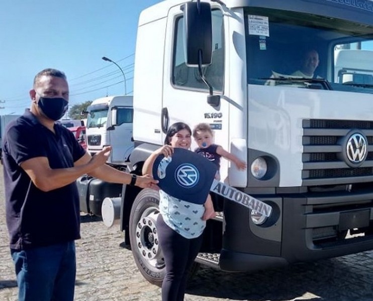 Victoria Milhos recebendo seu 15.190