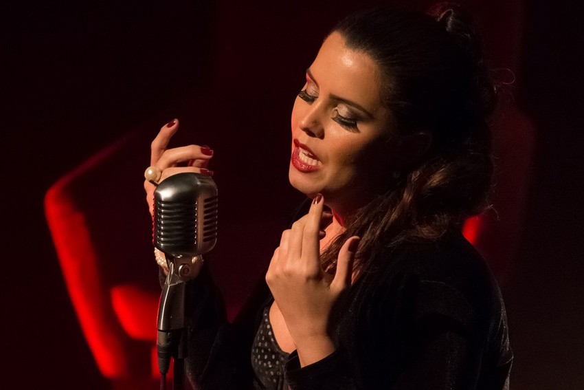 Dalva de Oliveira é homenageada em espetáculo no Teatro Nova Iguaçu Petrobras 