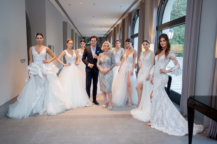 Daniel Clará e Valéria Bressiani com as modelos