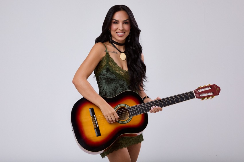 Débora Vitoria, a força feminina do sertanejo raiz