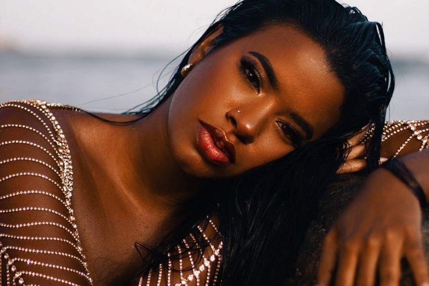 Dhully Zanela fala sobre a responsabilidade de influenciar outras pessoas: Penso muito sobre tudo o que posto