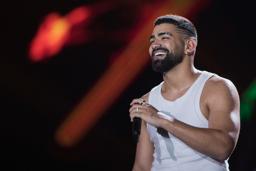 Dilsinho lança seu novo DVD Open House, gravado em dezembro de 2019 em Recife 