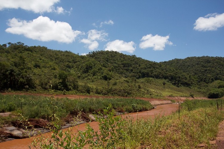 Tribo Krenak e famílias ribeirinhas atingidas pelo desastre de Mariana ganham voz em documentário