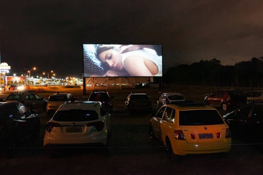 Cinema drive-in, tendência na pandemia, chega a Vitória