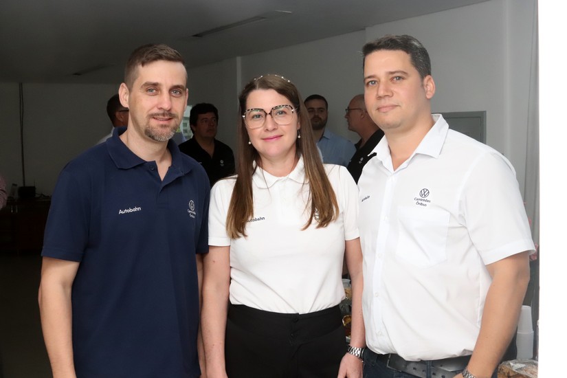 Elcio Doro (Supervisor pós venda), Edia Cristina (Gerente Financeiro) e Fernando Augusto (Supervisor Peças)