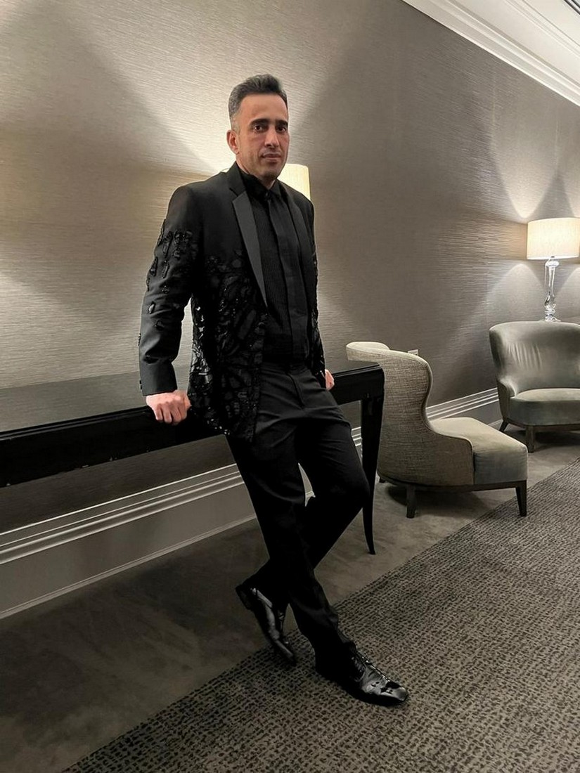 Estilista Charles Hermann na primeira fila da Maison Valentino