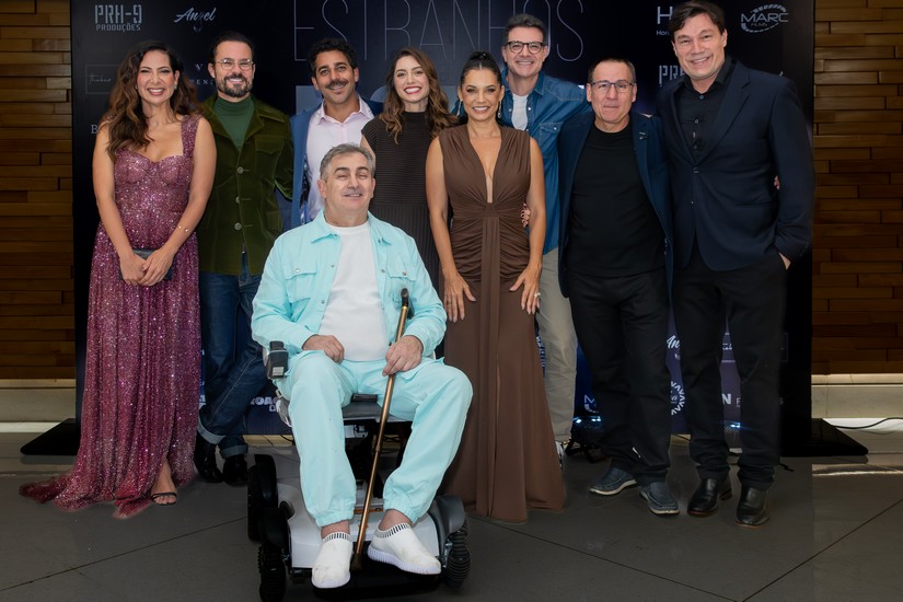 Estrelas brilham na pré-estreia de Estranhos na Noite no Cinemark Iguatemi, em São Paulo