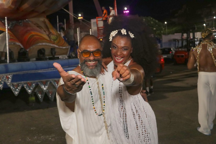 Estilista Hermes Inocencio teve uma passagem deslumbrante como destaque no desfile da União da Ilha