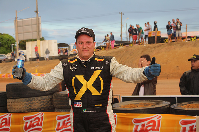 Domingo de velocidade no Autódromo Julita Barros