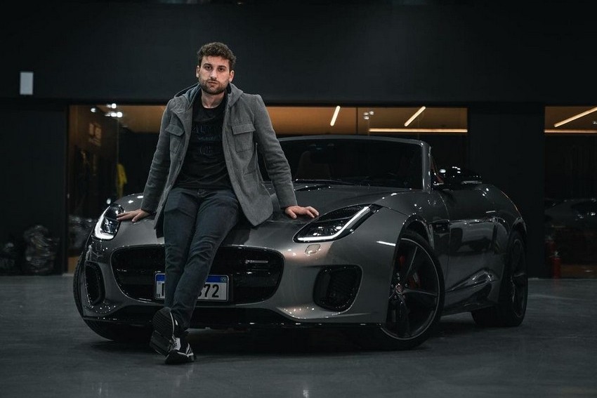 Influenciador Carlos Magno mostra o depois de visitas a templo budista em São Paulo