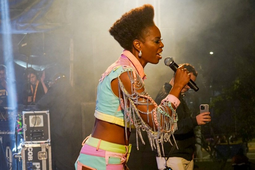 Ivi Mesquita celebra diversidade e a força feminina na Virada Cultural 2025