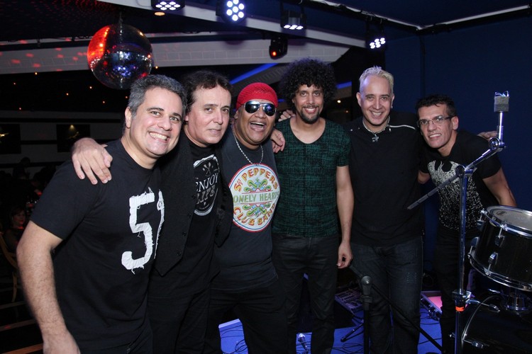 Jean Campelo, Celso Celli, Allex Guedes, Mauricio Borioni, Chi lenno e Junior Fazenda - Banda Sincron