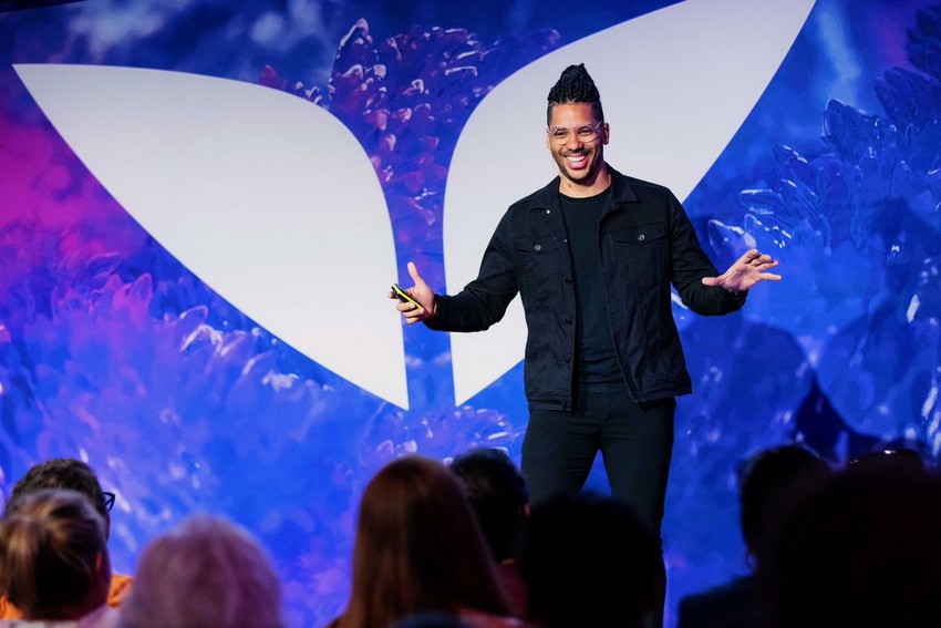 Joel Jota se apresenta no festival Imagineland, em João Pessoa, na Paraíba