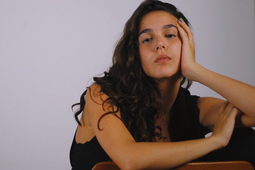 Jovem atriz Beatriz Linhales desponta no meio artístico em várias frentes