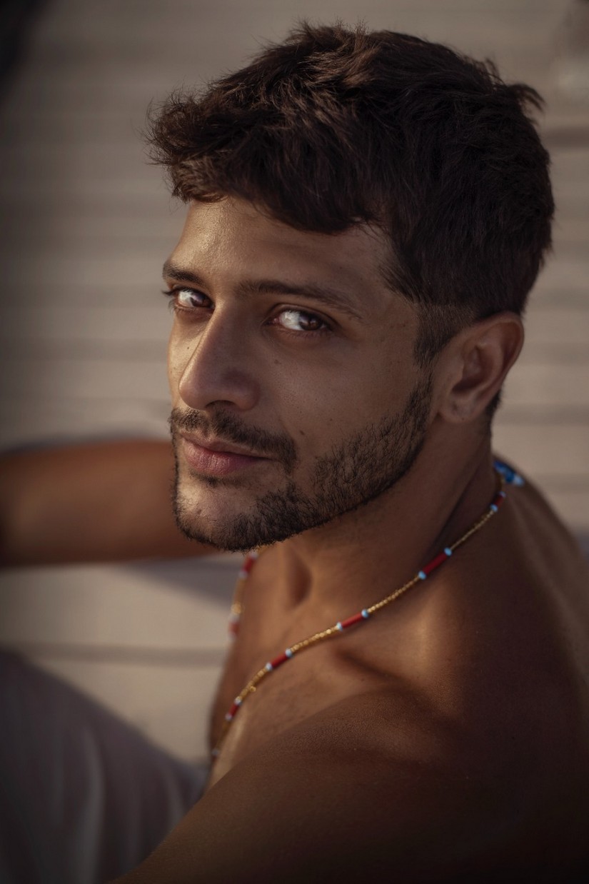 Kelner Macêdo fala sobre a volta da série Sob Pressão, que chega a sua quinta temporada em junho no GloboPlay