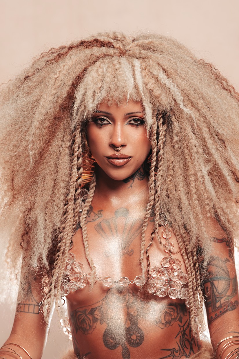 LEOA estreia show de “Original Malokera” na Casa Natura Musical, em São Paulo