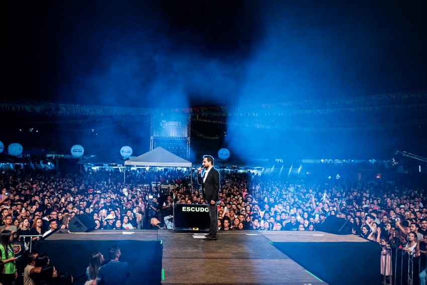 Luciano Camargo reúne 25 mil pessoas em sua estreia com show  gospel