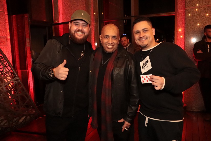 Luiz Alberto com dois dos 3 Mágicos e 1 Mario