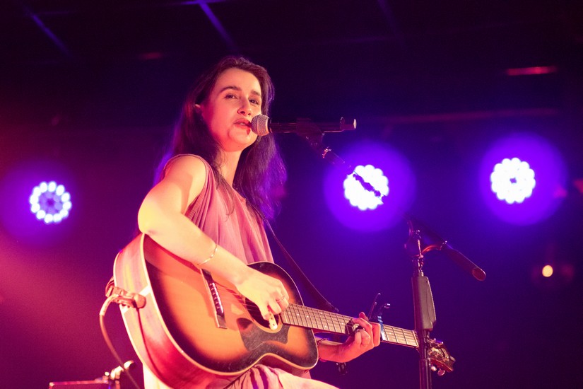 Malú Lomando presta homenagem a Maria Bethânia em show com ingressos esgotados no Blue Note, em São Paulo