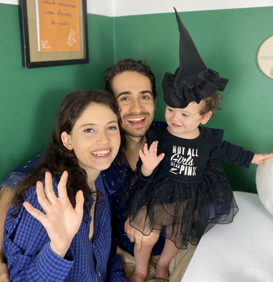 Maria Sampaio, filha de Isadora Ribeiro, lança livro polêmico sobre cesariana