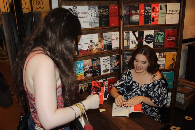 Maria Sampaio no lancamento do livro Efeito condor em 2016