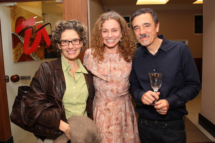 Mariana Roquete Pinto, Carolyna Aguiar e Charles Gavin